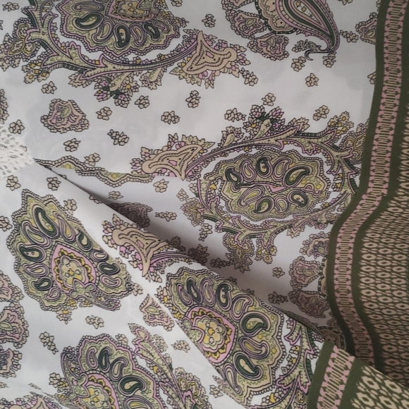 Danielrainn sleeveless v neck top - Picture 3 of 5